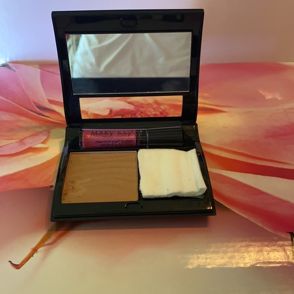 Large Unfilled Compact - Picture 2 of 2